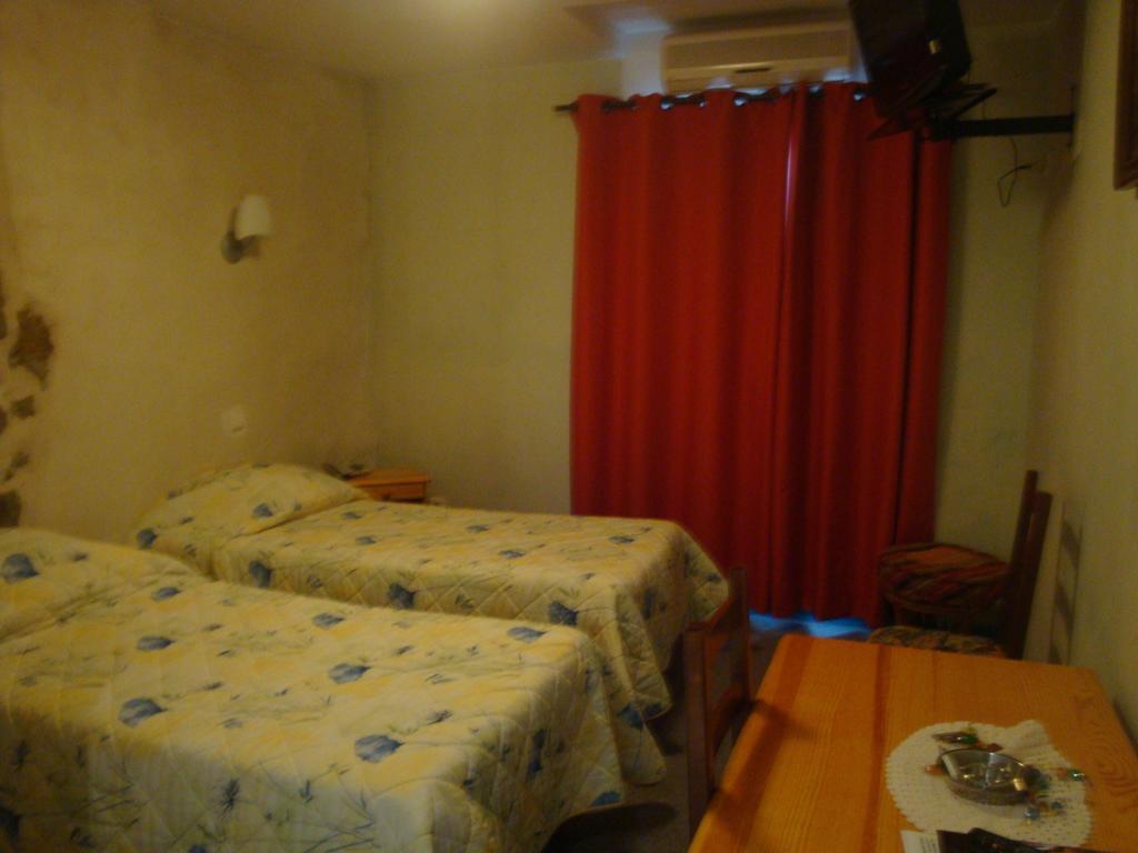 Le Bilboquet Hotel Le Puy-en-Velay Cameră foto